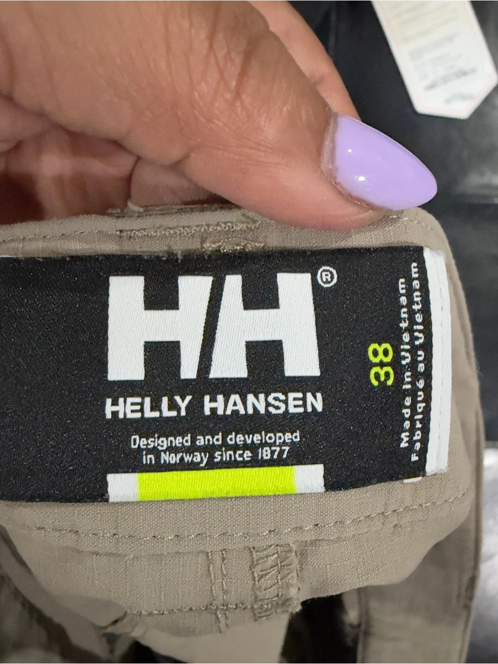 Helly Hansen Men’s Quick Dry 11” Cargo Shorts In Pebble Coastal Sailing Marine